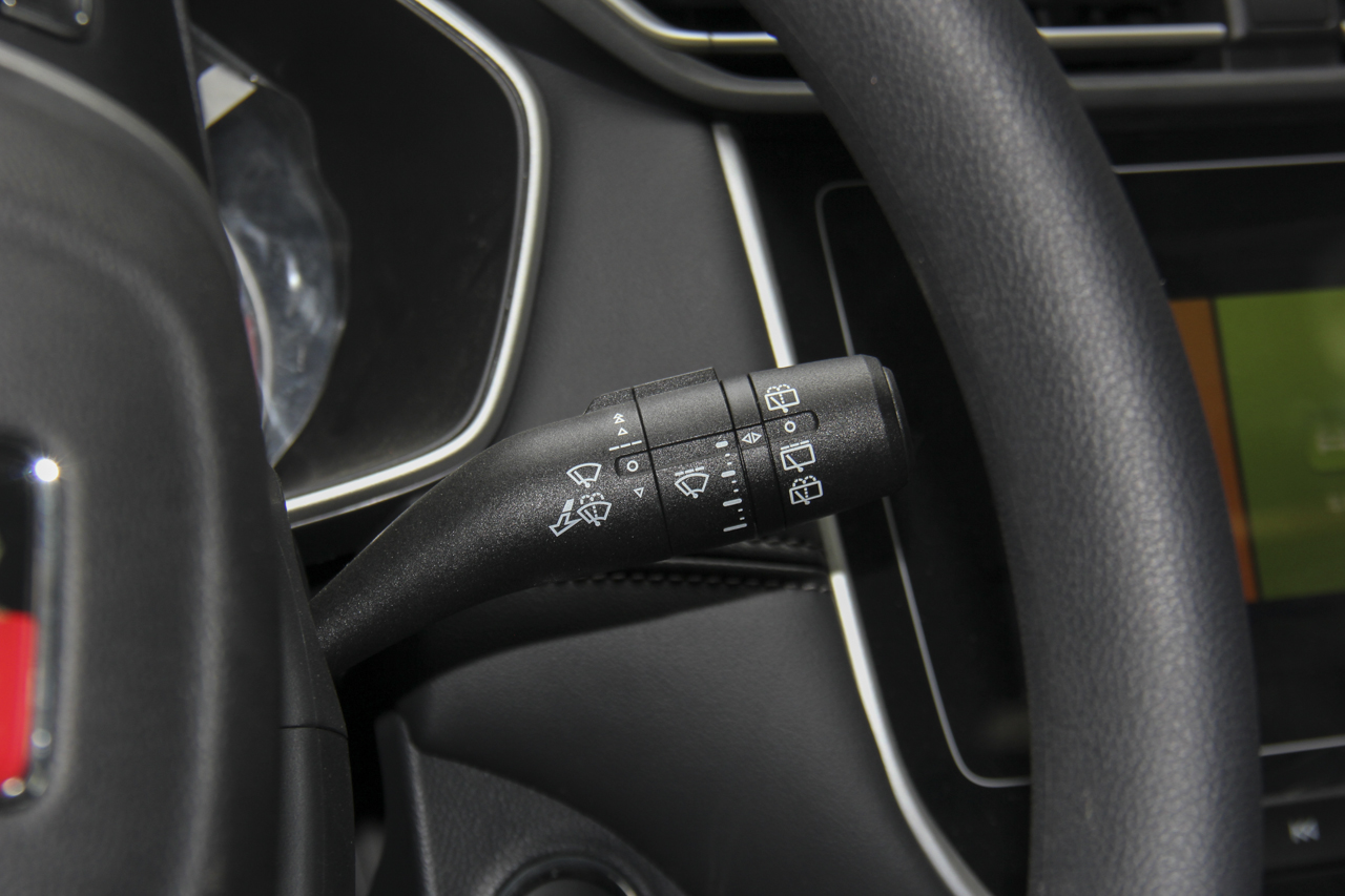 2018款荣威RX3 1.6L CVT旗舰版