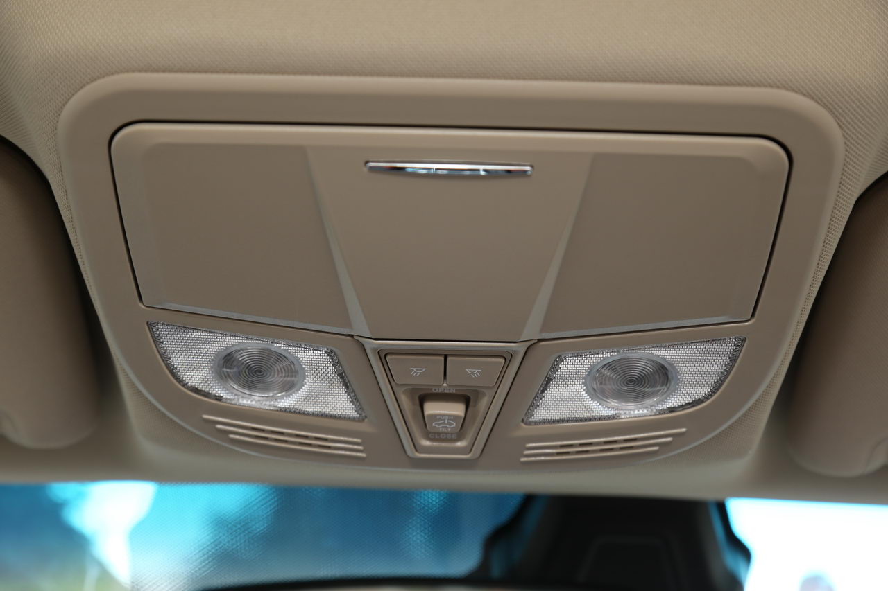 2017款吉利帝豪1.3T自动RS两厢百万款向上版