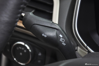 2013款蒙迪欧2.0T自动200豪华型