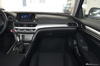 2018款雅阁1.5T自动豪华版260TURBO