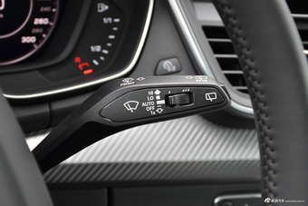 2018款奥迪Q5L 2.0T自动45 TFSI尊享时尚型