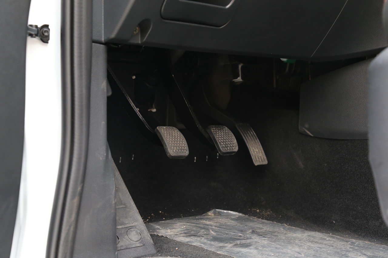 2017款长安睿行S50  1.5L手动次顶配