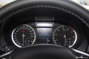 2017款英菲尼迪QX30 1.6T自动两驱时尚版