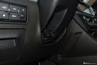 2017款吉利帝豪1.5L手动三厢百万款时尚型