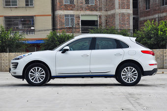 2017款众泰SR9 2.0T手动极致之心版