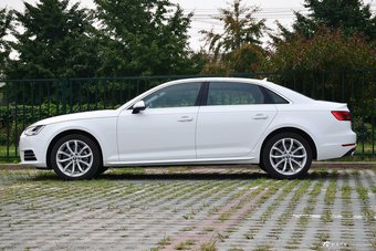 2017款奥迪A4L 2.0T自动40TFSI风尚型