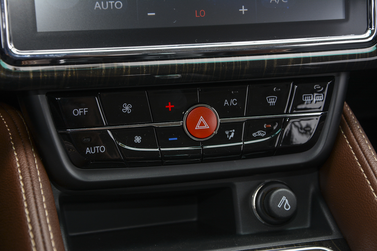 2017款斯威X7 1.5T自动智享型 