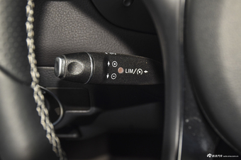 2017款奔驰GLA级 GLA200 1.6T自动时尚型