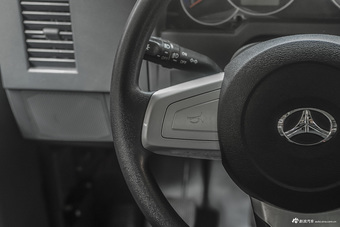 2013款 勇士 2.7L 三门四驱汽油版