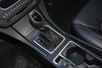 2017款吉利帝豪1.5L自动三厢百万款向上互联版