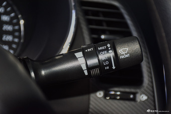 2016款起亚K3 1.6L自动GL 透明白