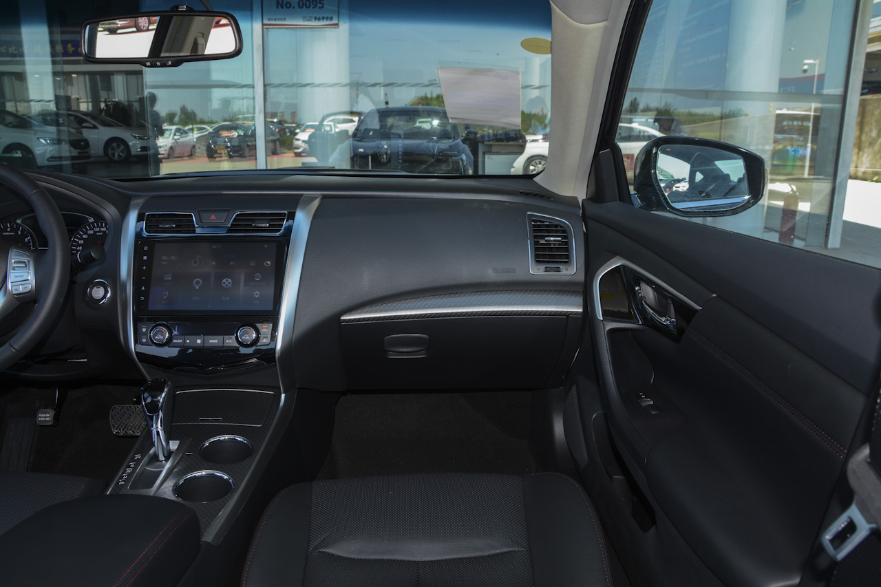 2018款天籁2.0L自动 XL智进版