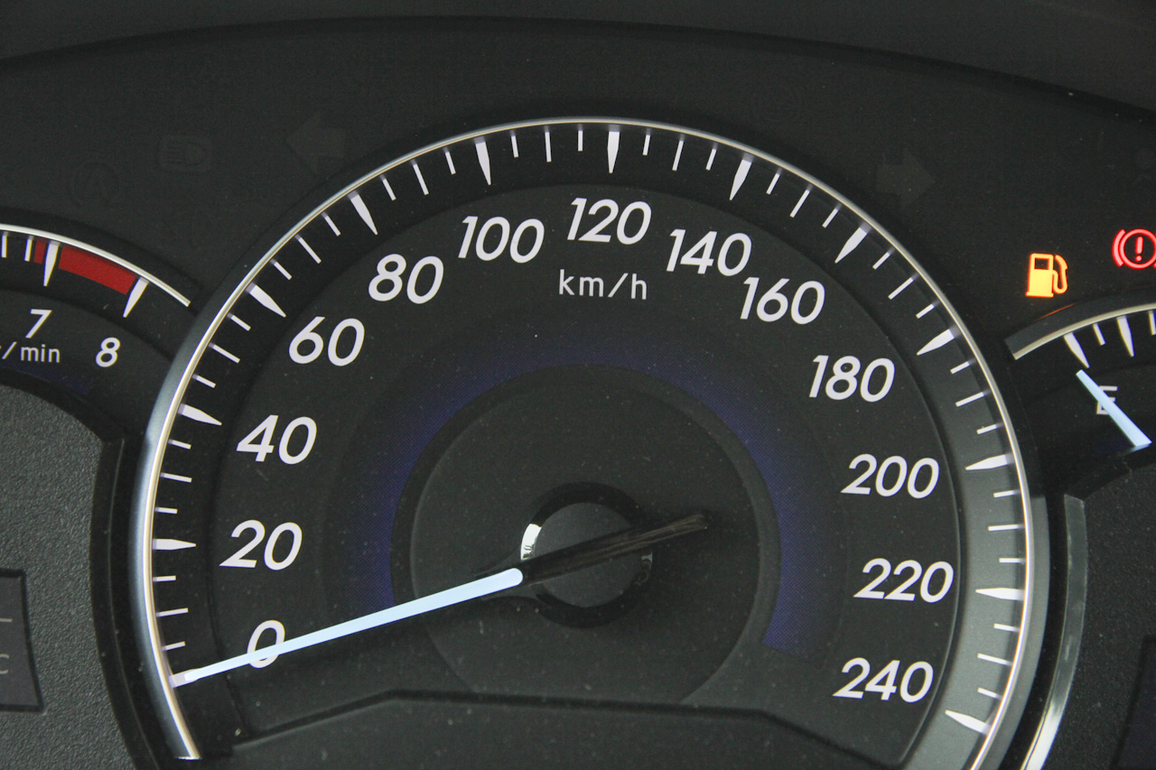 2016款凯美瑞2.0L自动十周年纪念领先版