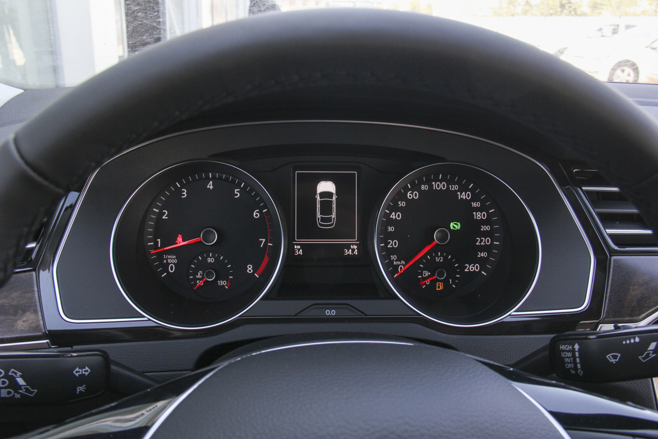 2018款迈腾改款2.0T自动380TSI DSG豪华型