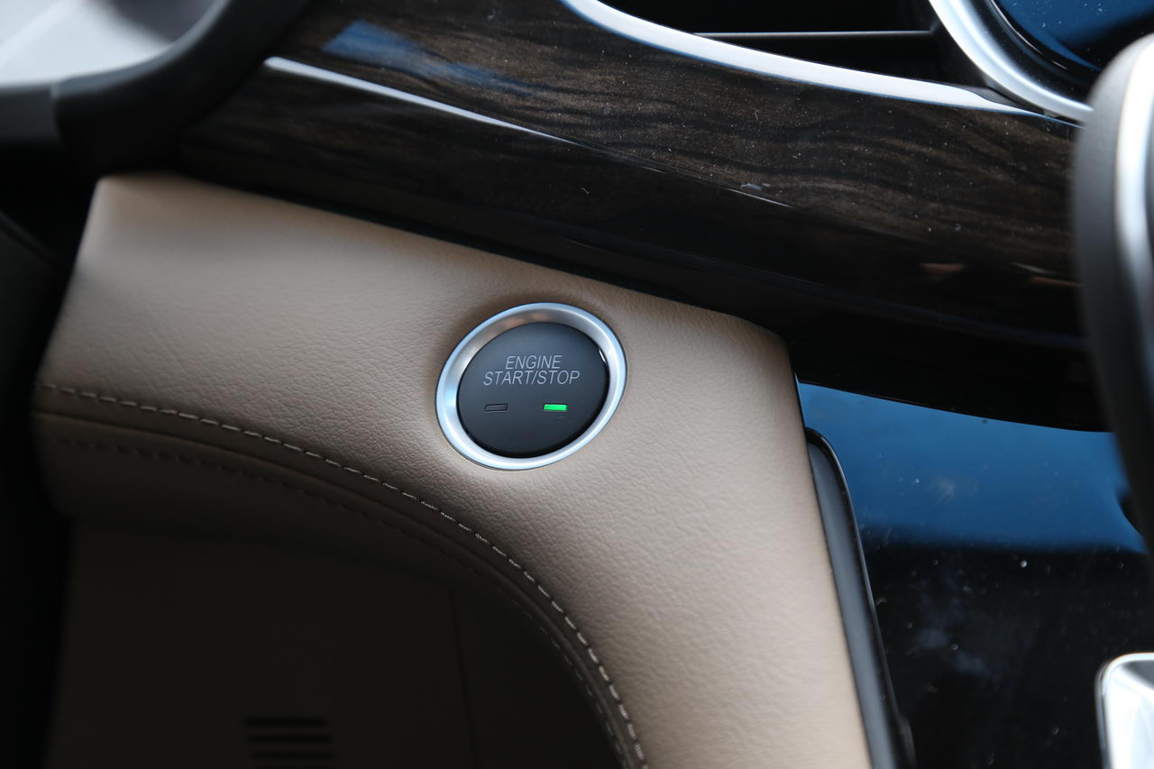 2017款GL8 2.0T自动旗舰版