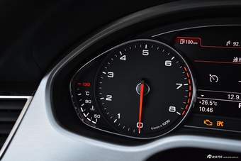 2017款奥迪A8L 45 TFSI quattro领先精英版