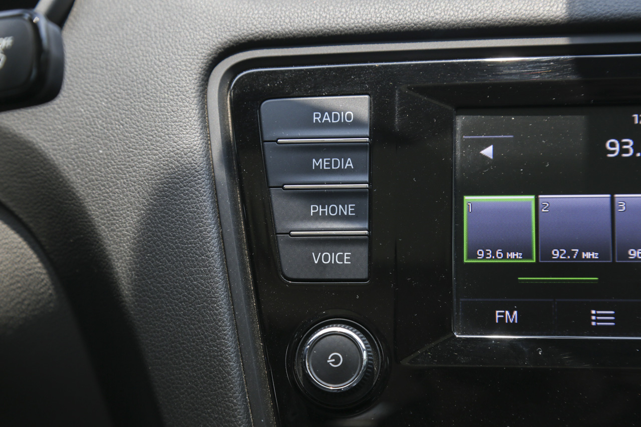 2016款明锐 1.6L手动智行版 流光金