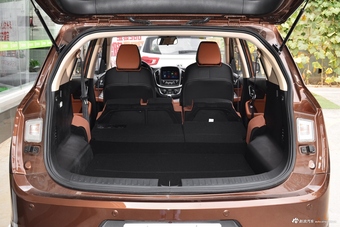 2017款宝骏560律动版1.5T手动乐享型