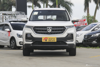 2018款宝骏530 1.8L自动豪华型