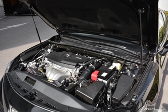 2018款凯美瑞2.0E自动精英版