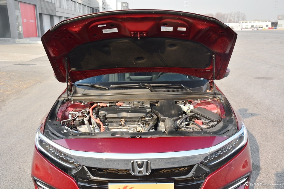 2018款本田雅阁锐·混动2.0L自动锐尊版