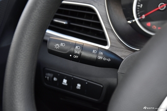 2019款宝骏730 1.5T自动DCT时尚型7座