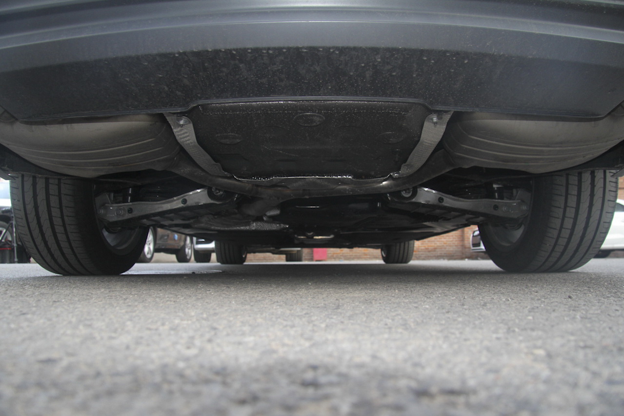 2017款奥迪A4L 2.0T自动45TFSI quattro运动型