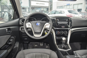 2016款启辰T70 2.0L手动睿趣版