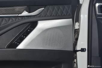 2017上汽大通D90 2.0T自动四驱北极星