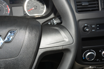 2016款五菱荣光V 1.2L手动实用型