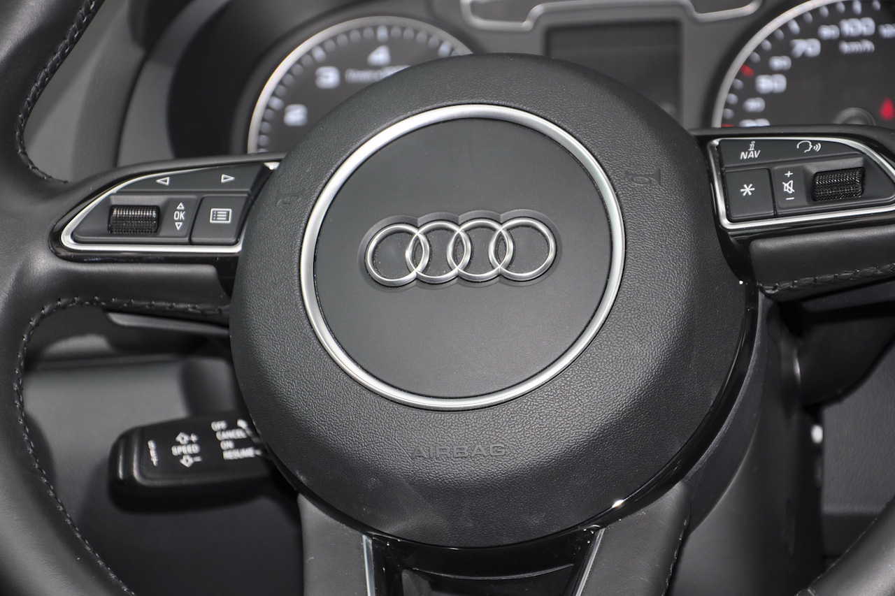 2016款奥迪Q3 2.0T自动35TFSI风尚型