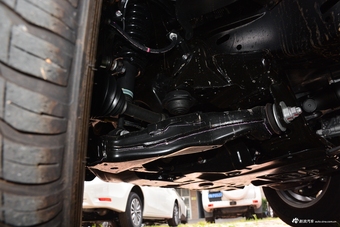 2018款普拉多3.5L自动TX-L NAVI后挂备胎