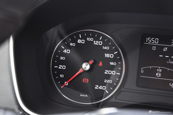 2016款荣威RX5 20T手动两驱互联网智惠版 