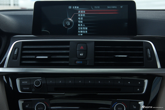 2017款宝马3系2.0T自动豪华设计套装320Li