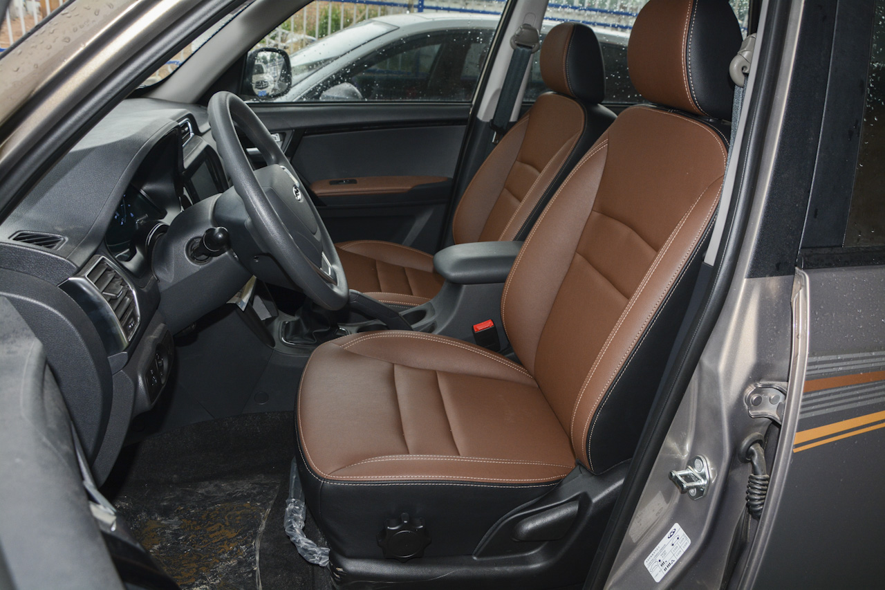 2018款瑞虎3 1.6L手动百万全球版