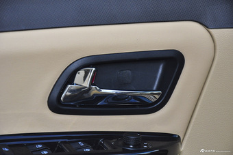 2016款五菱宏光S1 1.5L手动尊享型 大地棕