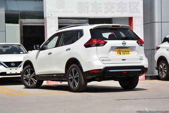 2019款奇骏2.5L自动四驱智联领先版