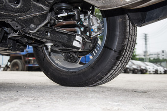 2015款猎豹CS10 2.0T手动风尚版 迪拜金