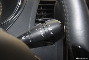 2015款雷诺卡缤1.2T自动豪华抢鲜版