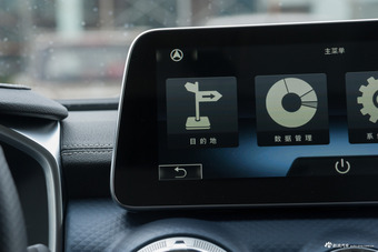 2018款北京BJ40 PLUS 2.3T自动四驱尊享版