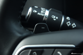 2017款捷豹XFL 2.0T自动240PS尊享版