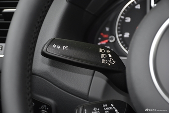 2018款奥迪Q5 Plus 2.0T自动40TFSI进取型典藏版