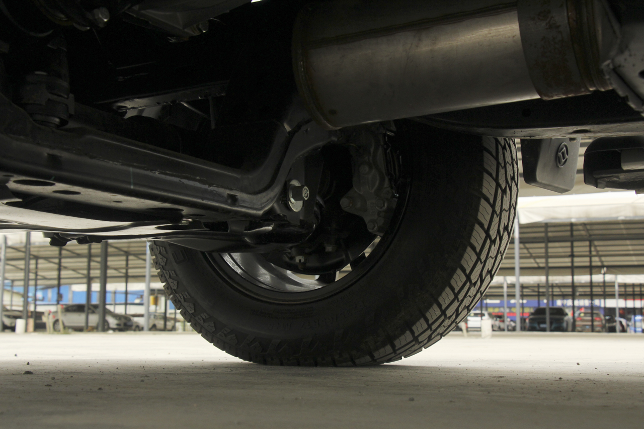 2017款黄海N3 2.5T手动两驱运动版JE4D25C