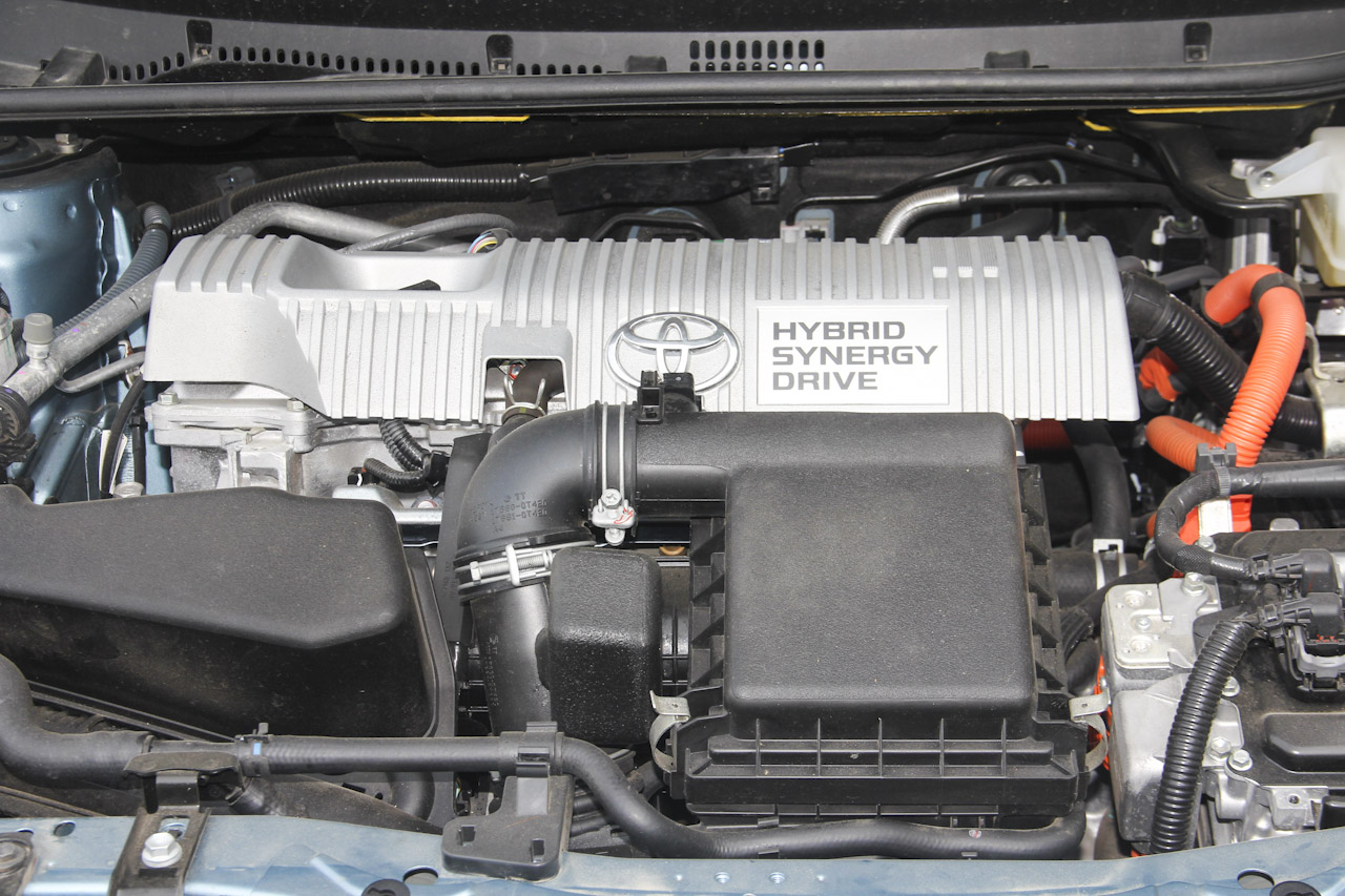 2016款卡罗拉双擎1.8L自动豪华版 蓝色