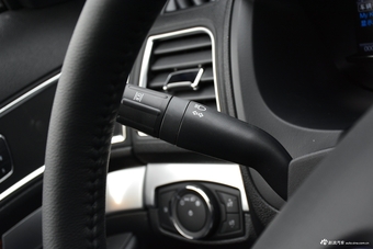 2018款探险者2.3T自动精英版