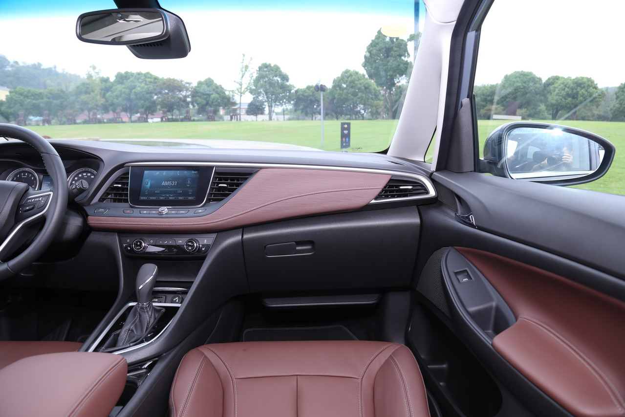 2018款别克GL6 1.3T自动18T尊贵型6座