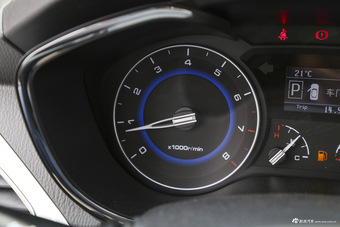 2016款悦翔V7 1.6L自动乐动型国V