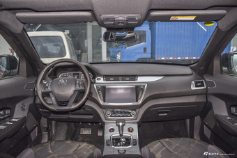 2015款陆风X7 2.0T自动全景尊享版