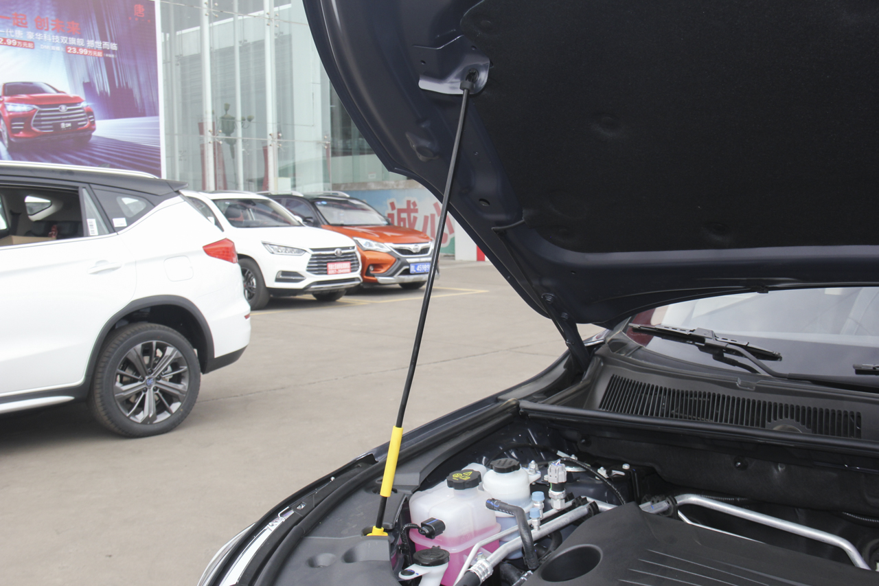 2019款比亚迪宋1.5TI手动智联越动型