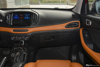 2016款瑞虎7 2.0L自动耀臻版